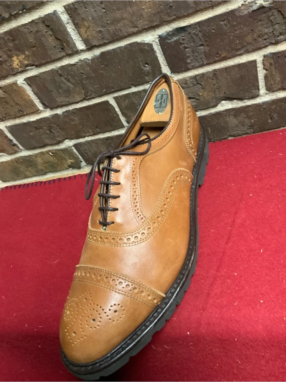 Men's Tan Leather Brogue Derby Shoes - Durable Lug Sole Oxford
